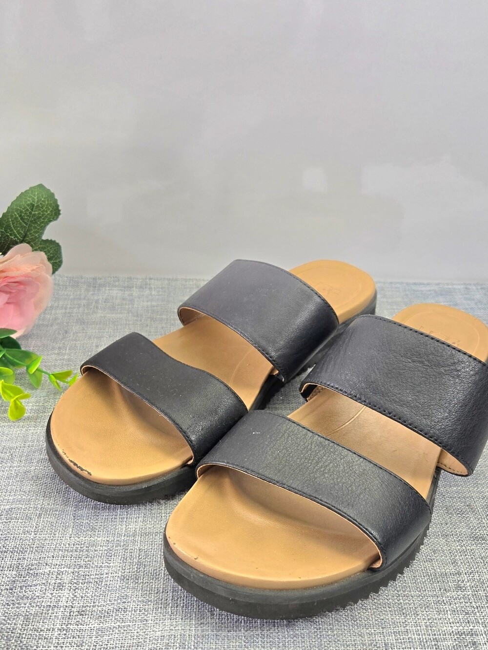 UGG Zyle Black Leather Double-Strap Slide Sandals - Size 9
